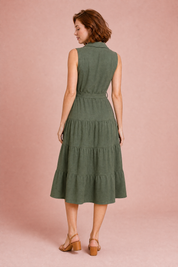 Robe vert militaire col chemise ceinturée | Vue de dos | Lounelle Paris