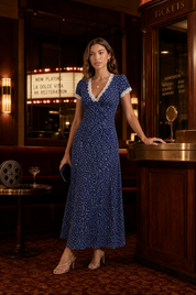 Robe longue bleu marine col V | Deuxième photo lifestyle | Lounelle Paris
