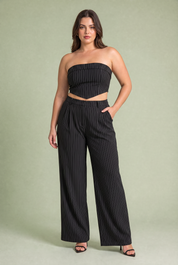 Ensemble rayé bandeau et pantalon large | Porté sur une silhouette plus ronde | Lounelle Paris