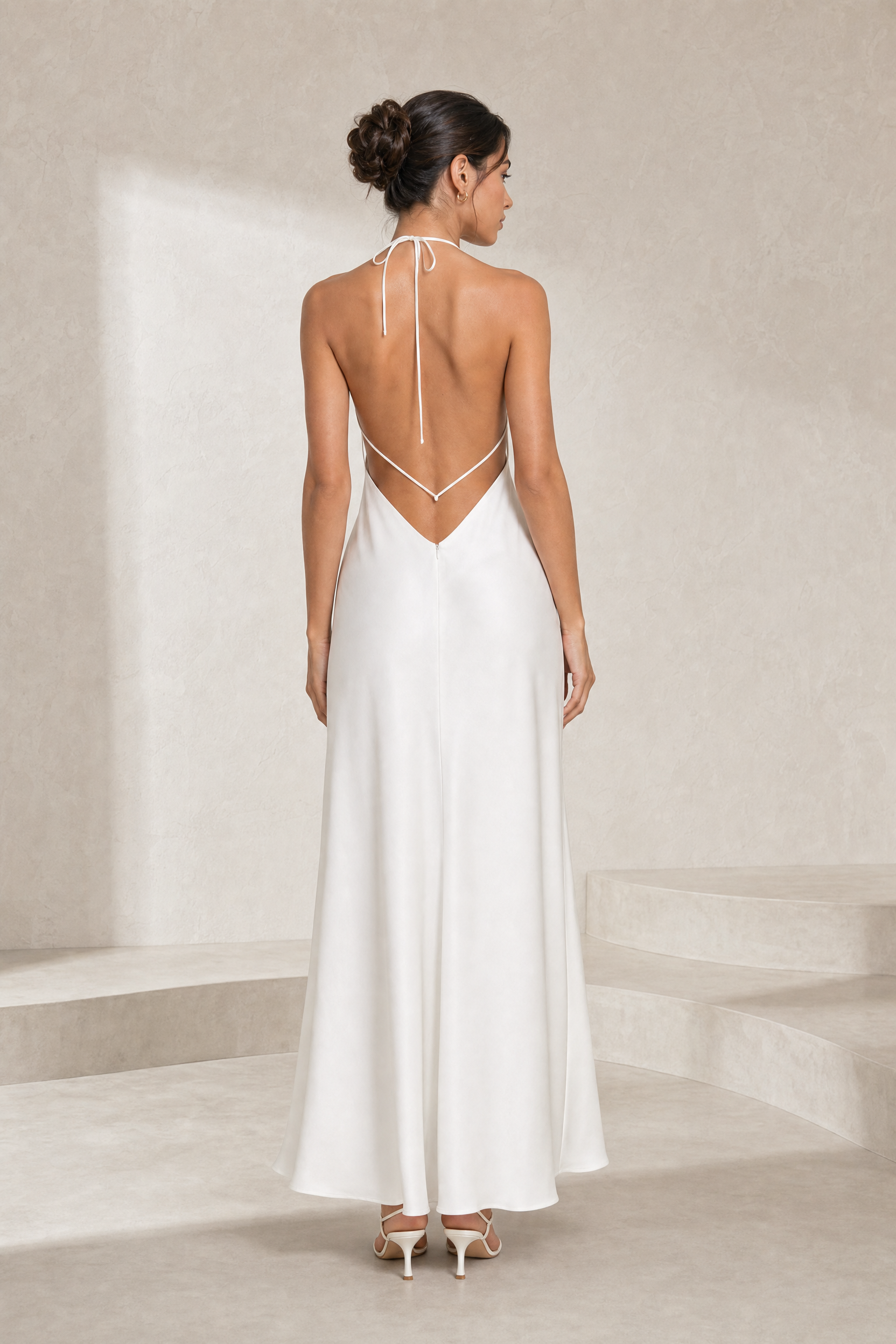 Robe blanche satinée dos nu | Lounelle Paris