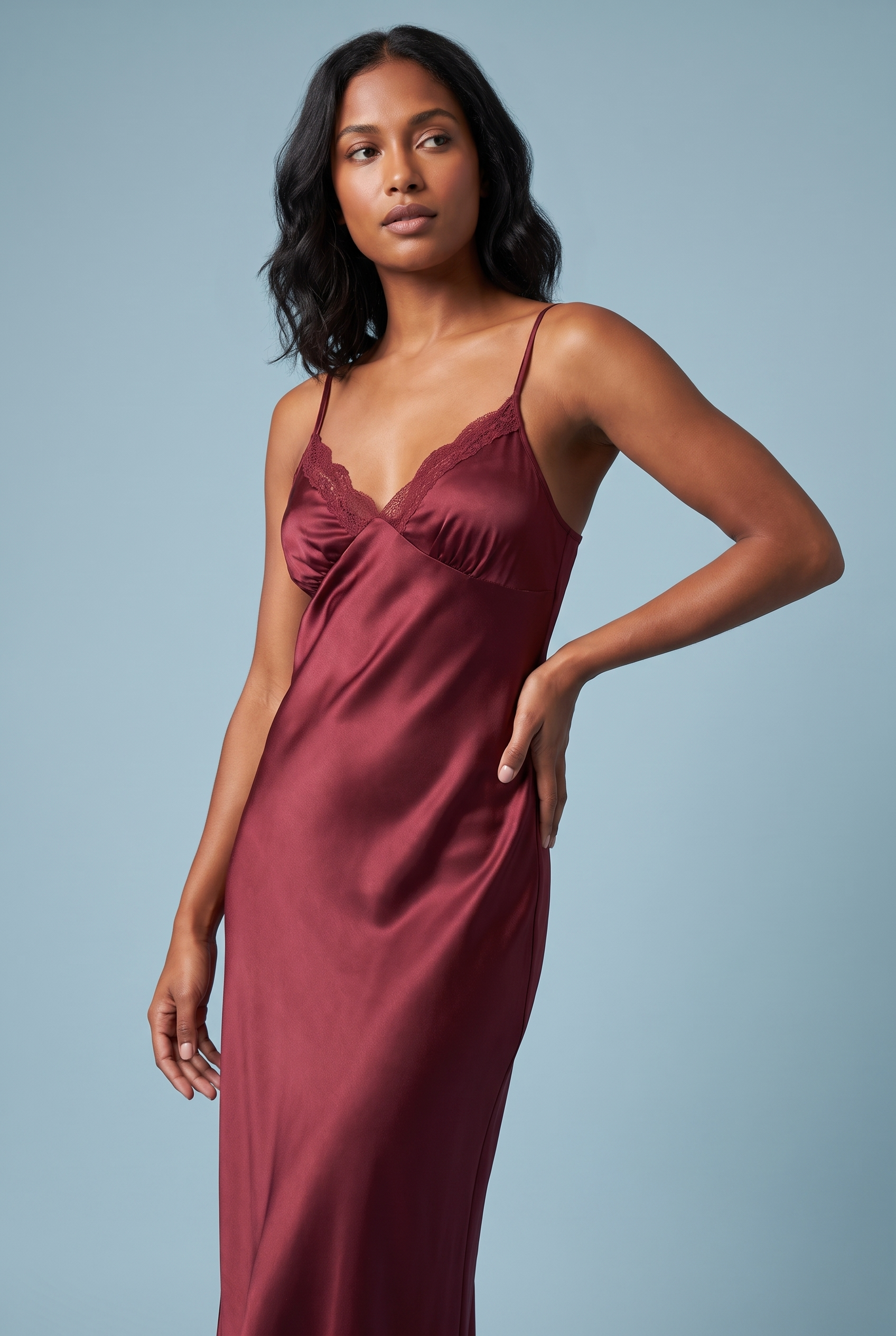 Robe nuisette longue bordeaux à dentelle | Vue rapprochée | Lounelle Paris