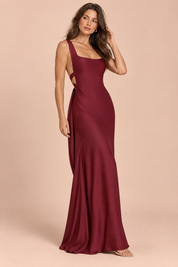 Robe longue bordeaux dos nu à décolleté en V | Vue de face | Lounelle Paris