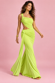 Robe asymétrique verte à découpe | Vue en mouvement | Lounelle Paris