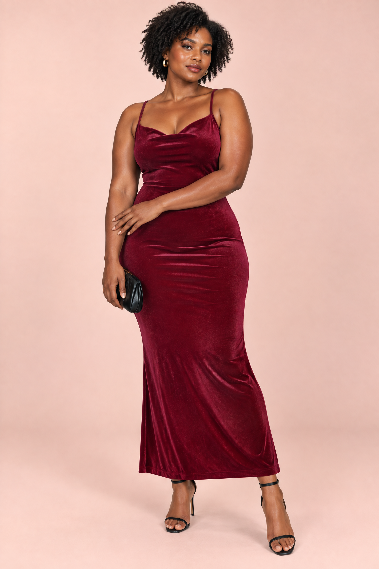 Robe longue sirène en velours bordeaux, à fronces et fines bretelles | Porté sur une silhouette plus ronde | Lounelle Paris