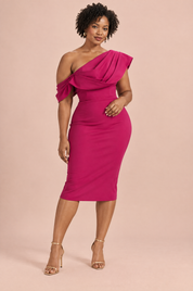 Robe midi moulante drapée à une épaule – fuchsia | Porté sur une autre silhouette | Lounelle Paris
