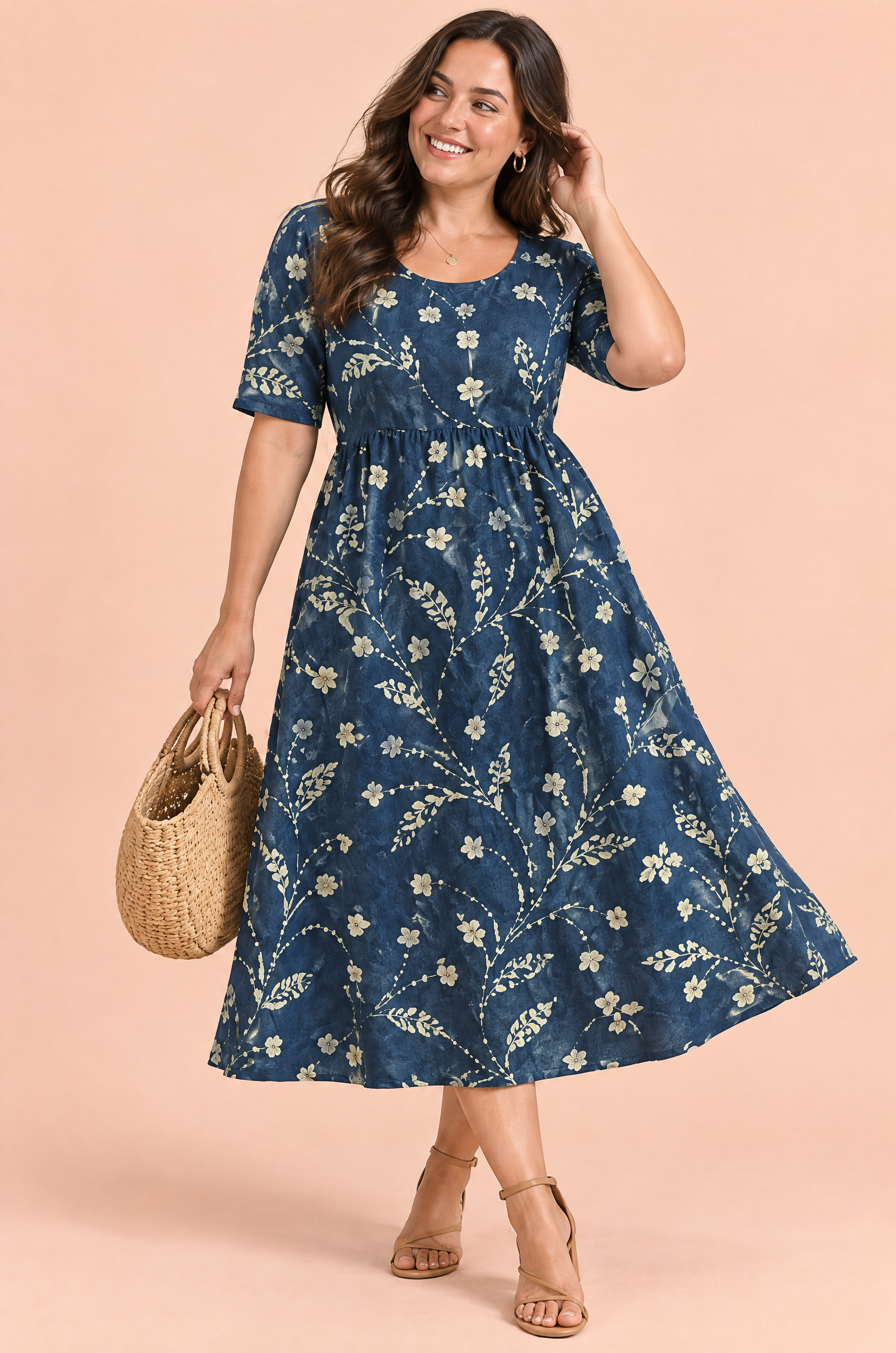 Robe midi trapèze à motif floral bleu marine | Porté sur une autre silhouette | Lounelle Paris