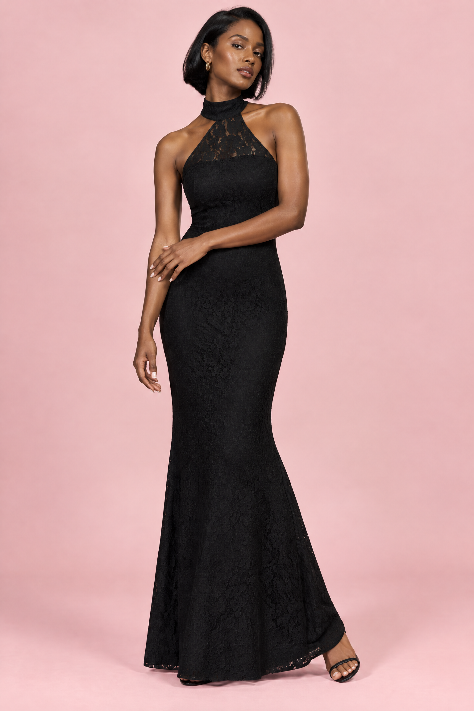 Robe longue en dentelle noire à encolure asymétrique et détail de col | Vue de dos | Lounelle Paris