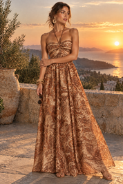 Robe longue marron à col licou et découpes | Deuxième photo lifestyle | Lounelle Paris
