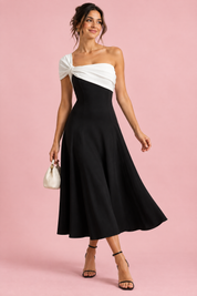 Robe midi noire et blanche asymétrique à une épaule | Vue de face | Lounelle Paris
