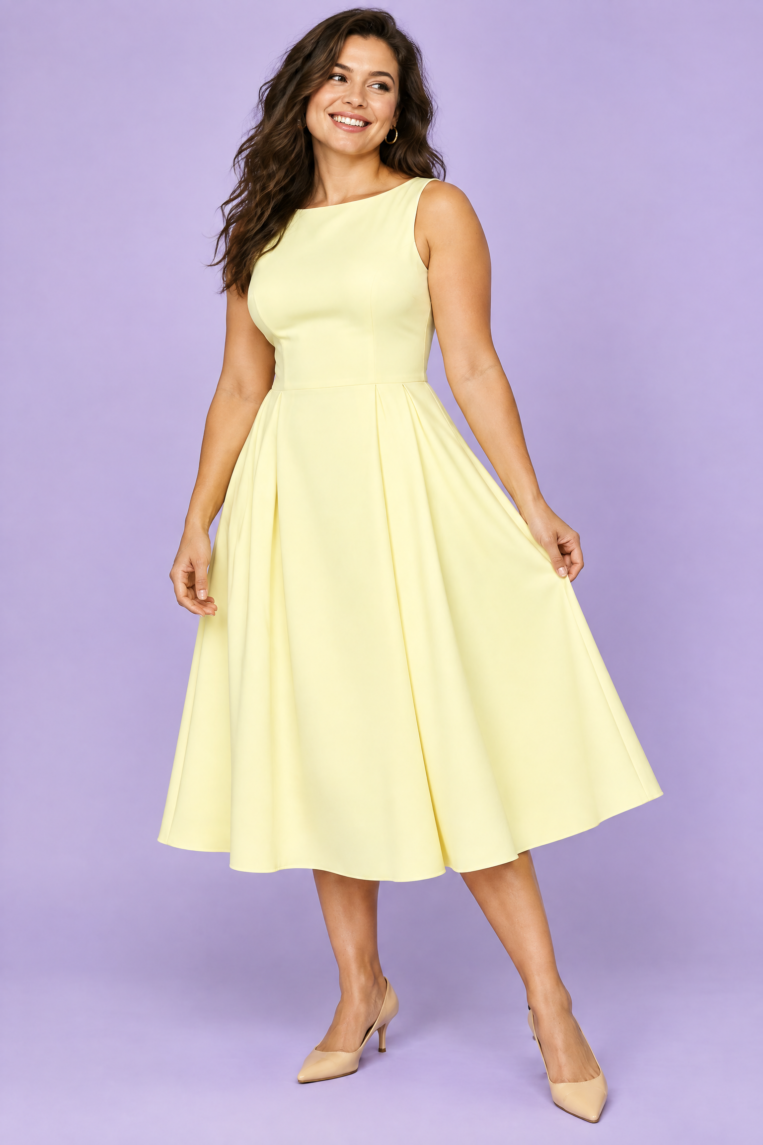 Robe jaune clair à encolure bateau et coupe trapèze | Porté sur une autre silhouette | Lounelle Paris
