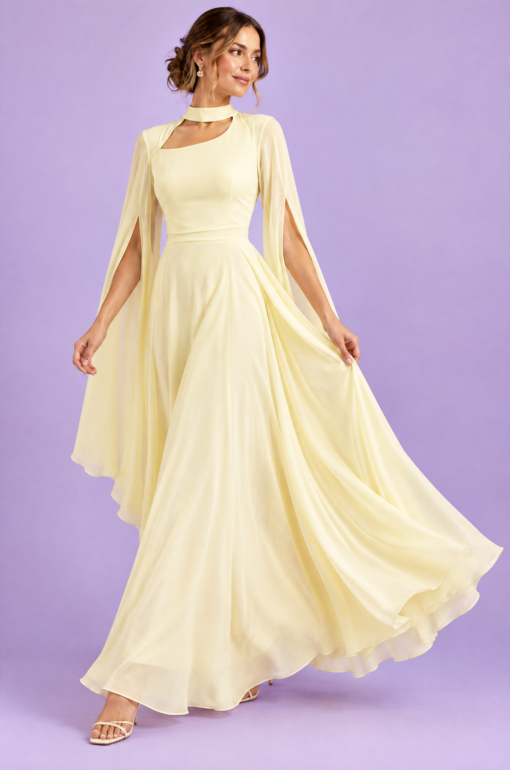 Robe longue jaune clair à encolure carrée et manches cape | Vue en mouvement | Lounelle Paris