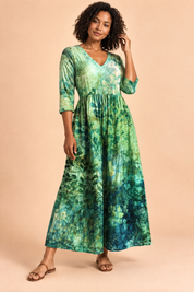 Robe verte fluide à col en V | Porté sur une autre silhouette | Lounelle Paris