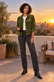Veste-chemise olive à poches utilitaires | Deuxième photo lifestyle | Lounelle Paris