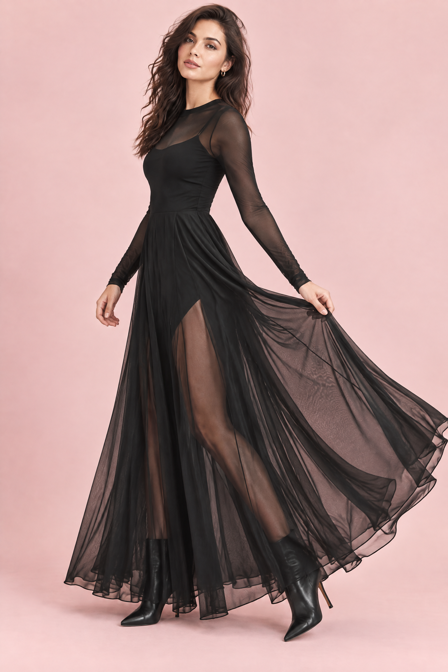Robe longue noire à empiècements en mesh | Vue de dos | Lounelle Paris