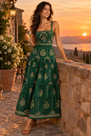 Robe longue vert forêt fleurie à volants | Deuxième photo lifestyle | Lounelle Paris