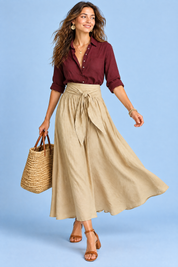 Ensemble chemise et jupe longue beige à taille nouée | Vue en mouvement | Lounelle Paris