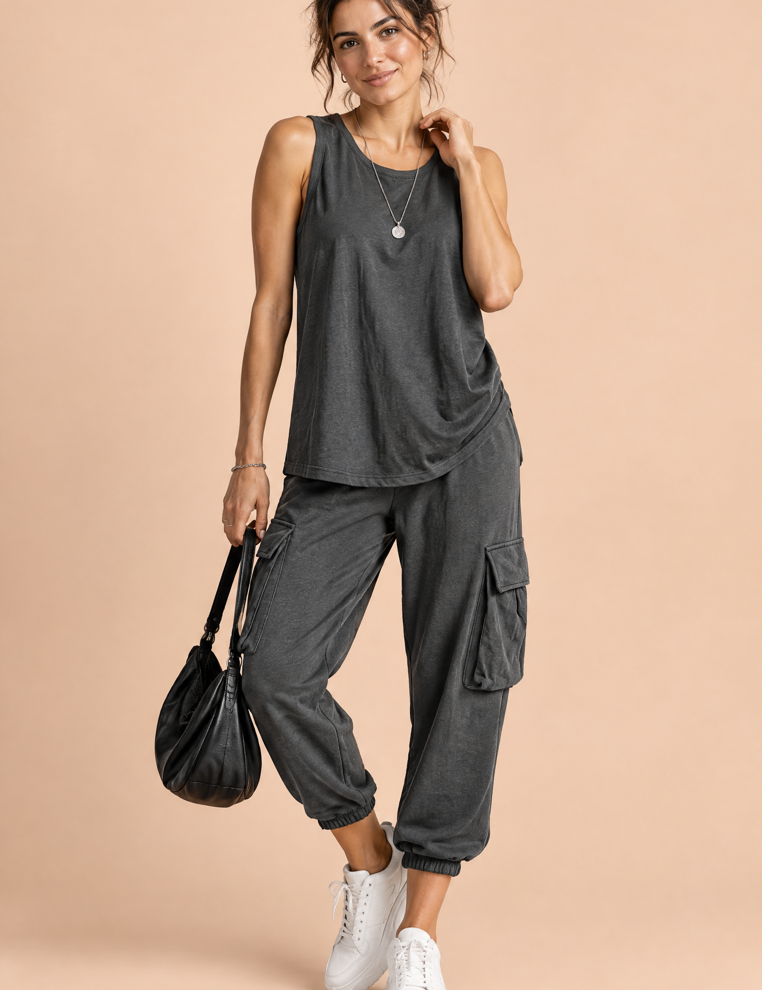 Ensemble deux pièces fluide avec débardeur et pantalon – gris foncé | Vue de face | Lounelle Paris