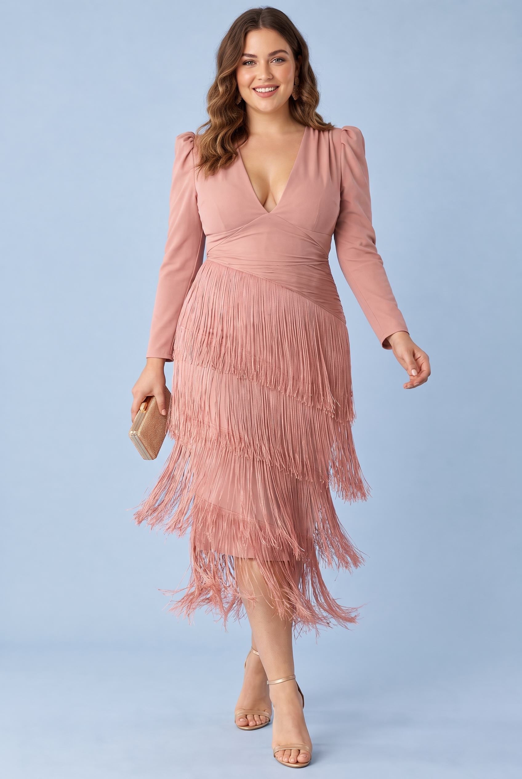 Robe rose poudré à franges et col V | Porté sur une autre silhouette | Lounelle Paris