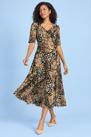 Robe longue noire à col V | Vue en mouvement | Lounelle Paris