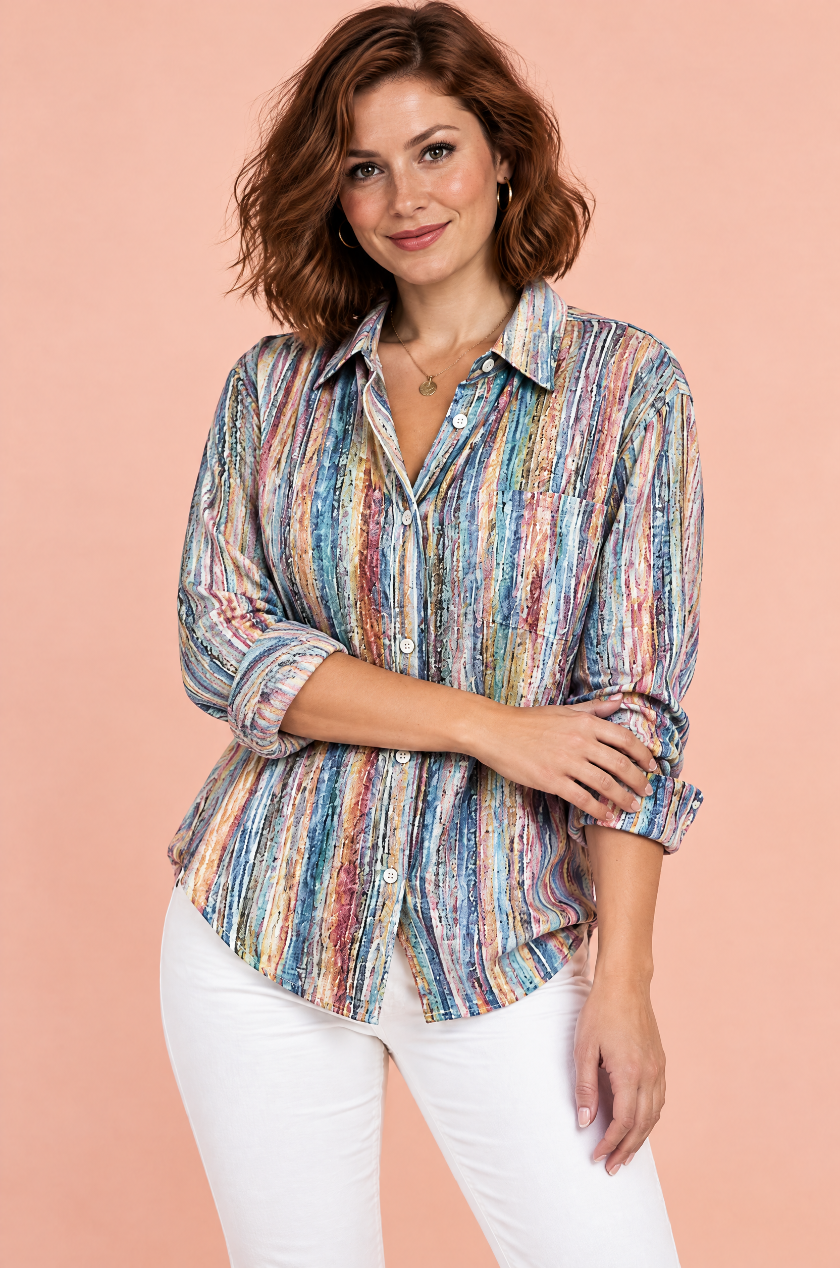 Chemise oversize bleue à imprimé cachemire | Porté sur une autre silhouette | Lounelle Paris