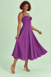Robe midi violette à coupe trapèze et encolure carrée | Vue de dos | Lounelle Paris