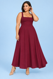 Robe midi bordeaux à fines bretelles et ourlet ample | Porté sur une silhouette plus ronde | Lounelle Paris