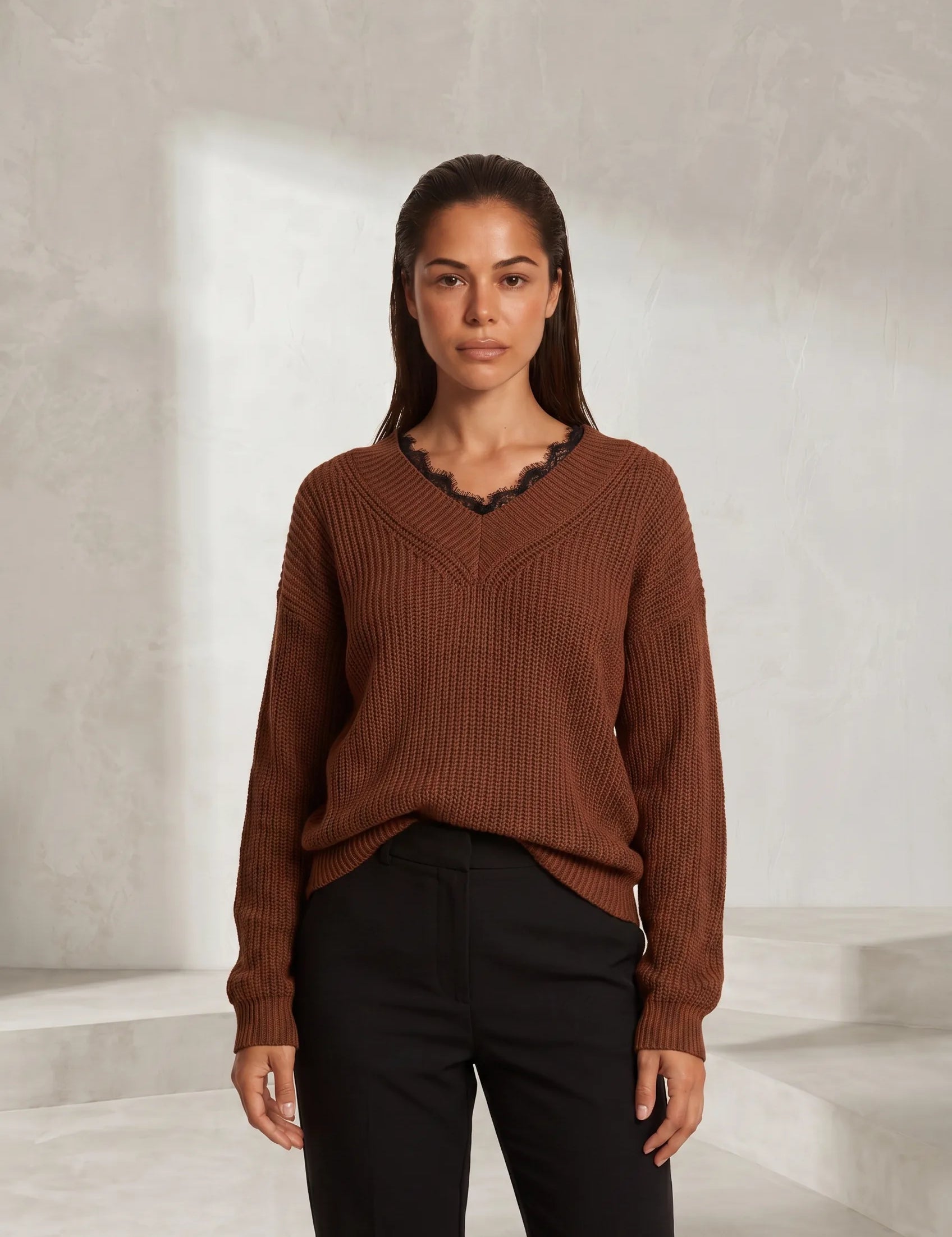 Pull col V à dentelle | Lounelle Paris