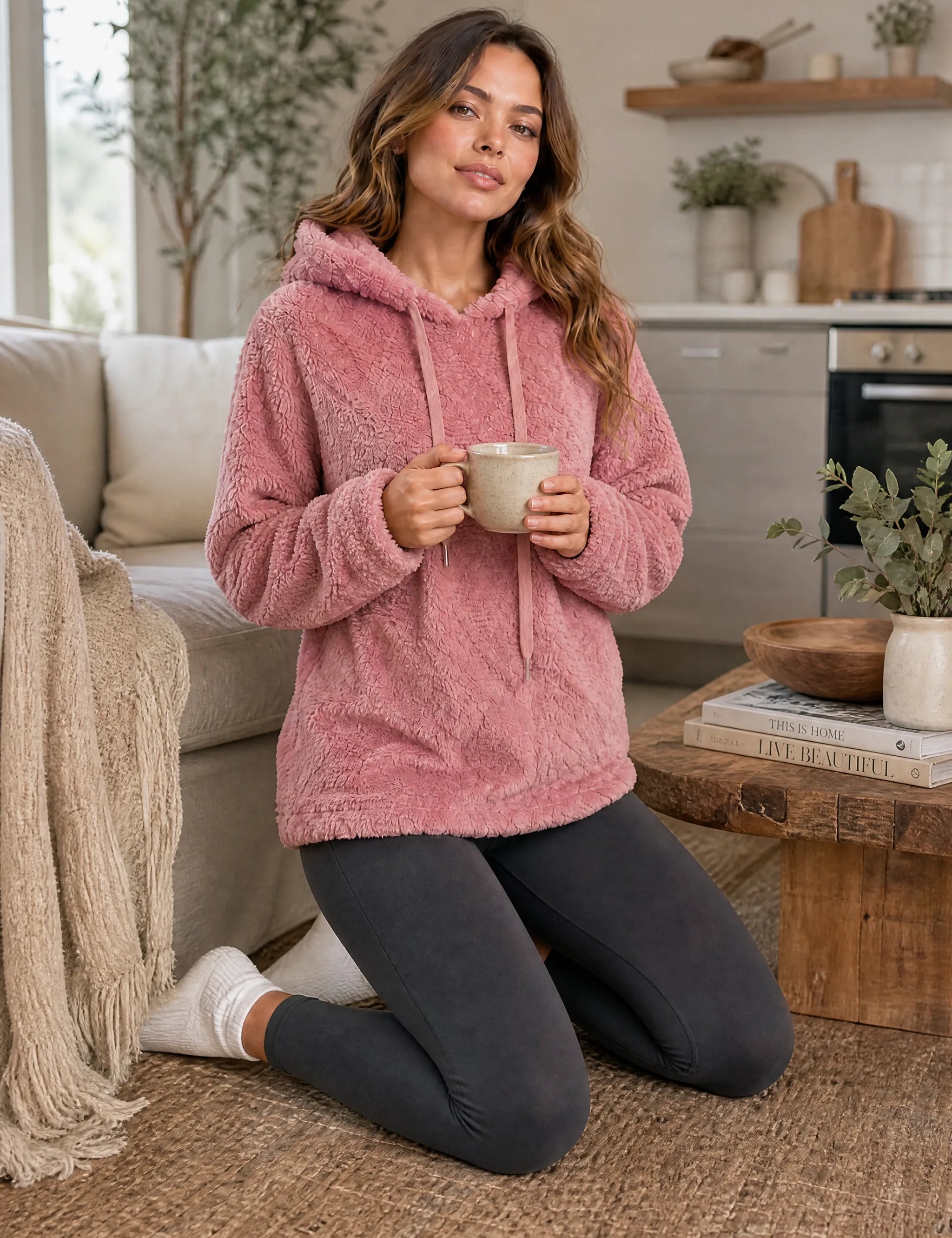 Sweat à capuche ample pelucheux | Variante Rose - Lifestyle | Lounelle Paris
